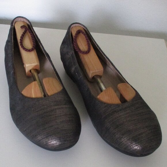 Dansko Lisanne Womens Bronze Metallic Leather Ballet Flat - Size 39 EU - Picture 1 of 7